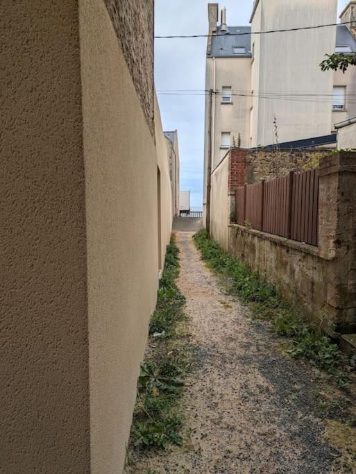Appartement Avec Jardin Et Acces Mer Grandcamp-Maisy Exteriör bild